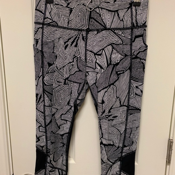 Lululemon Leggings - Picture 1 of 2